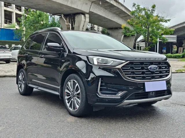 Ford Edge — Фото автомобиля 3