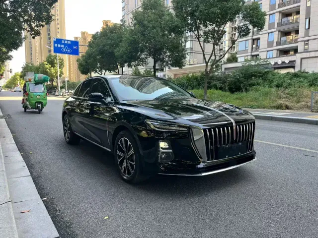 Hongqi H5 PHEV — Фото автомобиля 3