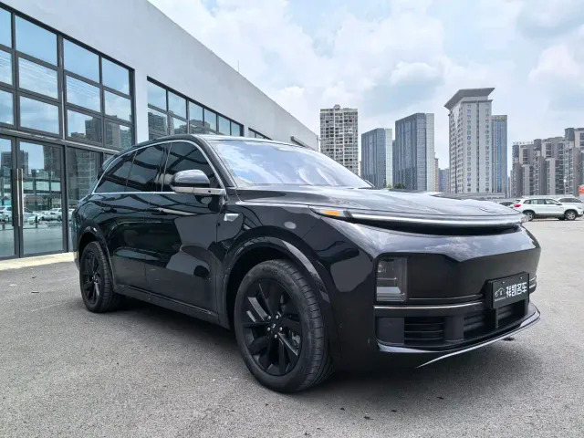 Li Auto L8 — Фото автомобиля 3