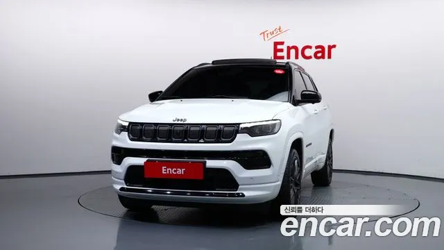 Jeep Compass 2nd Gen — Фото автомобиля 3