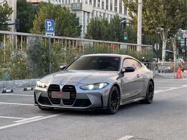 Фотография автомобиля — BMW M4