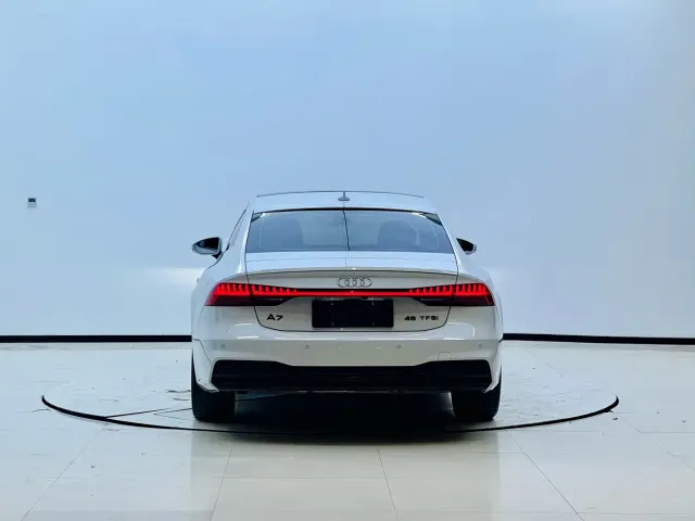 Audi A7 — Фото автомобиля 5