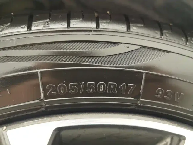 Geely Emgrand — Фото автомобиля 24