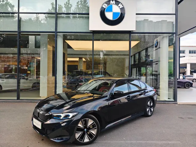 Фотография автомобиля — BMW i3