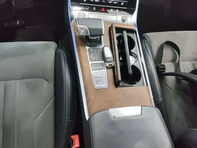 Audi A6L — Фото автомобиля 13