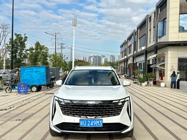Geely Boyue L — Фото автомобиля 2