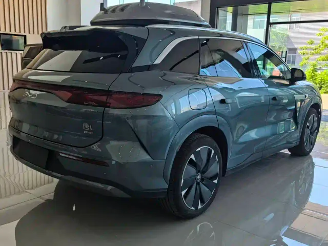 BYD Tang L — Фото автомобиля 8