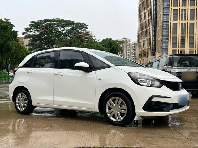 Honda Fit — Фото автомобиля 2