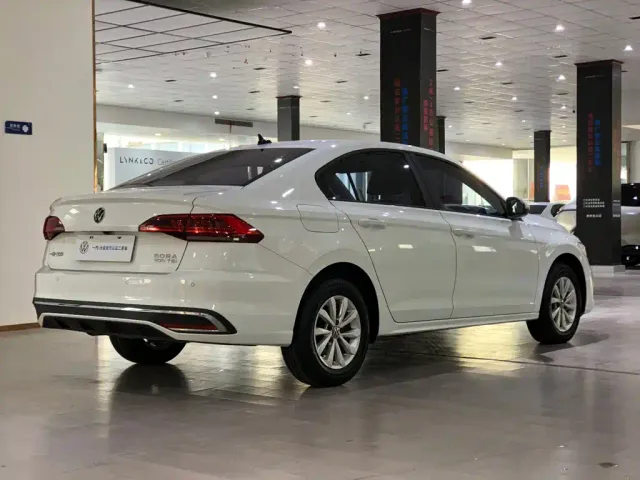 Volkswagen Bora — Фото автомобиля 12