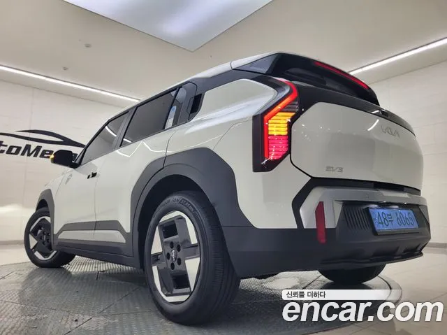 Kia EV3 — Фото автомобиля 4