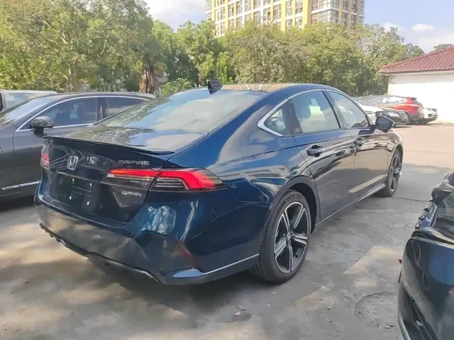Honda Inspire Hybrid — Фото автомобиля 6