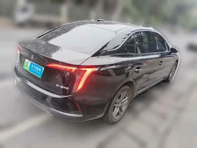 Hongqi E-QM5 — Фото автомобиля 5