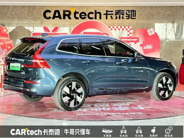 Volvo XC60 — Фото автомобиля 23