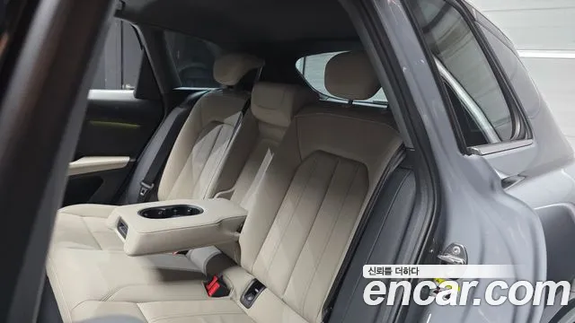 Audi Q4 e-tron F4 — Фото автомобиля 18