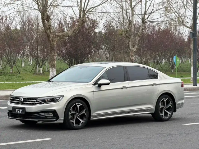 Фотография автомобиля — Volkswagen Magotan