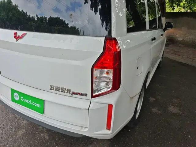 Wuling Hongguang Plus — Фото автомобиля 7