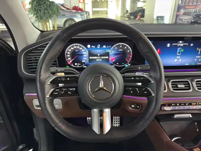 Mercedes-Benz GLS-Class — Фото автомобиля 8