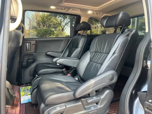 Honda Odyssey — Фото автомобиля 6
