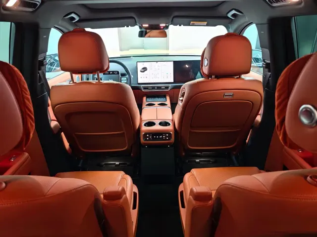 Li Auto L8 — Фото автомобиля 6