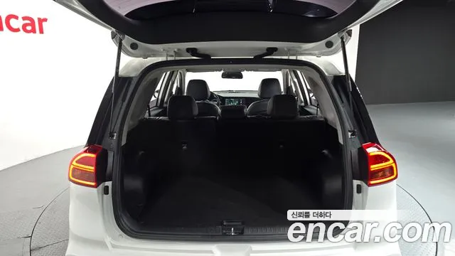 Kia Niro — Фото автомобиля 28