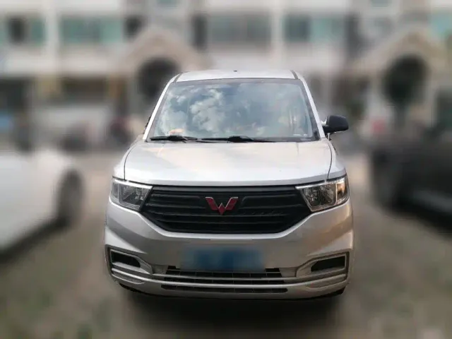 Wuling Hongguang V — Фото автомобиля 2