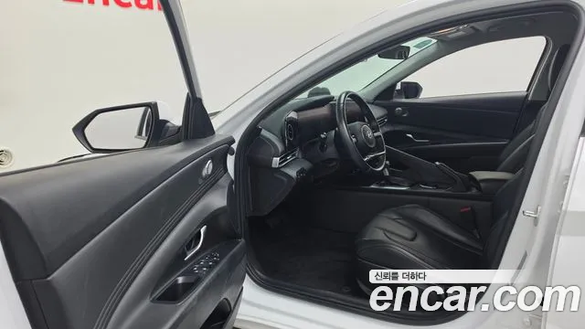Hyundai AVANTE Avante (CN7) — Фото автомобиля 10