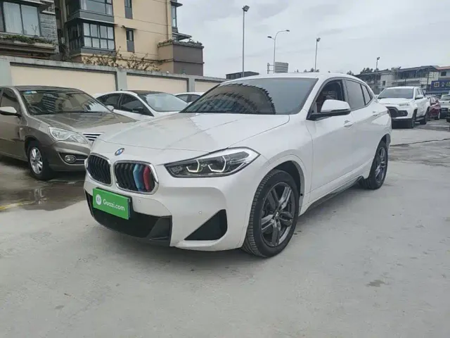 Фотография автомобиля — BMW X2