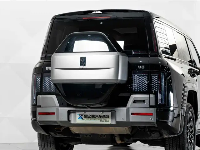 BYD U8 — Фото автомобиля 7