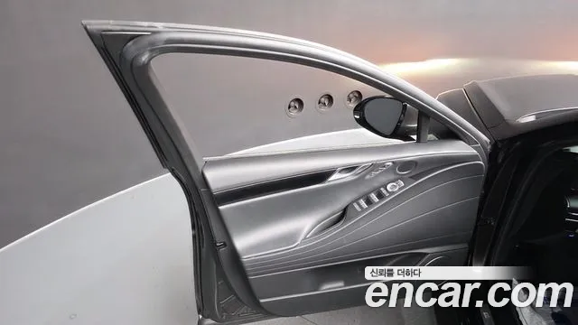Genesis G80 Бензин 2.5 турбо AWD — Фото автомобиля 17