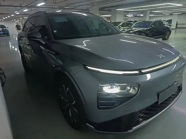 Xpeng G9 — Фото автомобиля 3