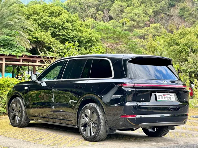 Li Auto L9 — Фото автомобиля 15