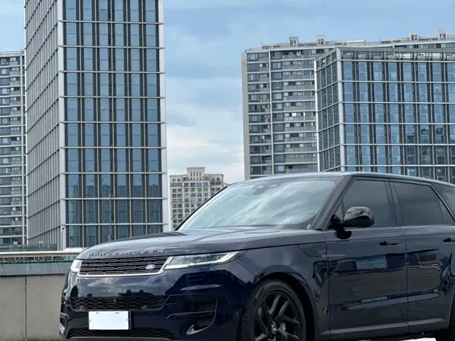 Land Rover Range Rover Sport — Фото автомобиля 17