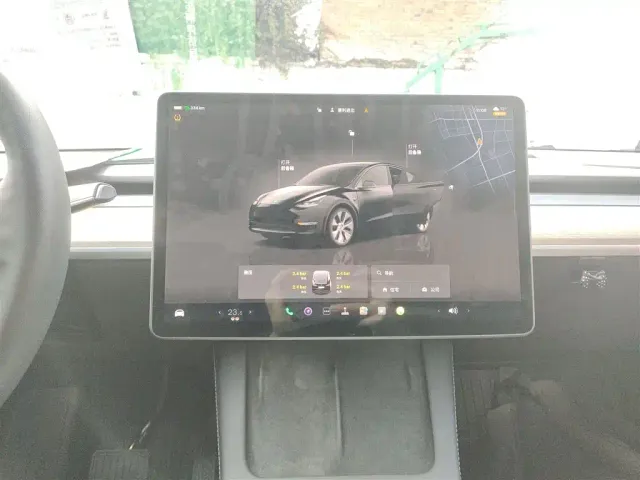 Tesla Model Y — Фото автомобиля 4