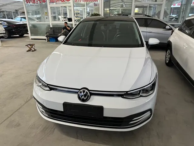 Volkswagen Golf — Фото автомобиля 2