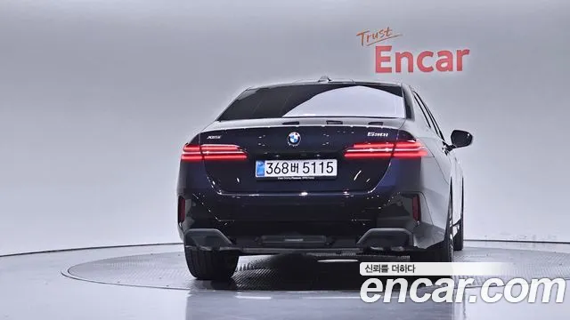 BMW 5-Series 5 серия (G60) 530i xDrive M Sport — Фото автомобиля 4