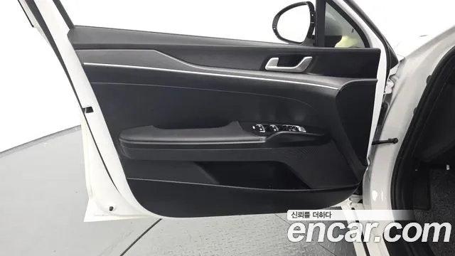 Kia K5 Новый K5 3 поколение 2.0 LPi(Для проката) — Фото автомобиля 24