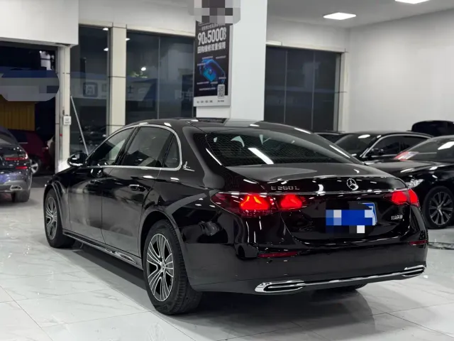 Mercedes-Benz E-Class — Фото автомобиля 14
