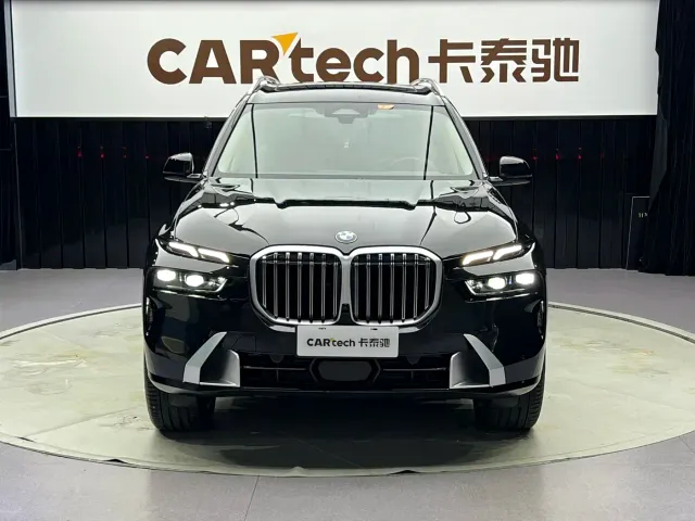BMW X7 — Фото автомобиля 2