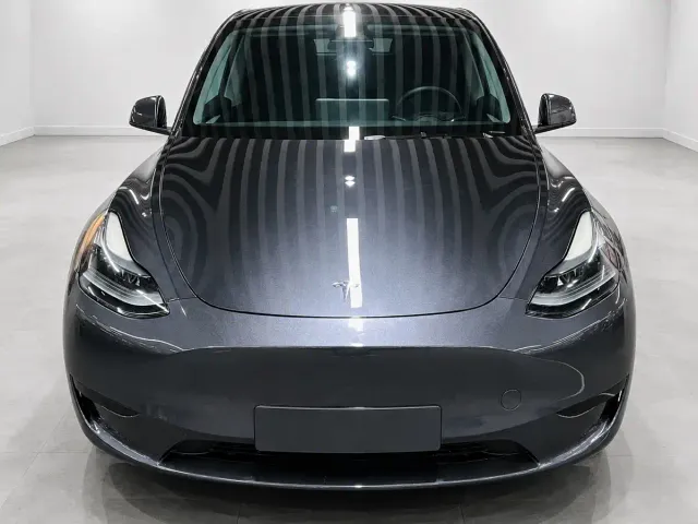 Tesla Model Y — Фото автомобиля 3