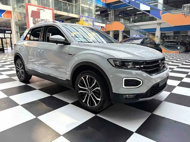 Volkswagen T-Roc — Фото автомобиля 3