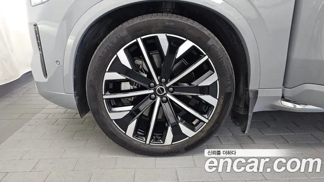 Volvo XC90 Generation 2 — Фото автомобиля 5