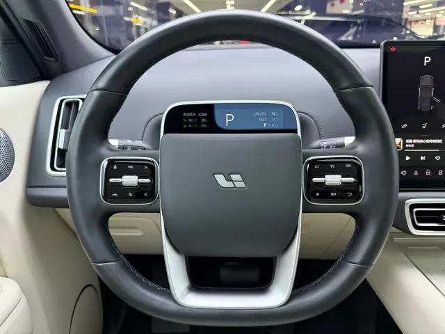 Li Auto L7 — Фото автомобиля 10