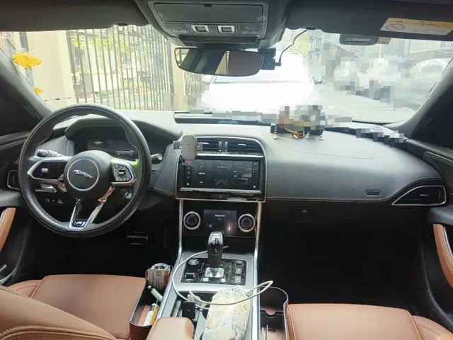 Jaguar XEL — Фото автомобиля 12