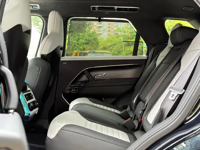 Land Rover Range Rover Sport — Фото автомобиля 15