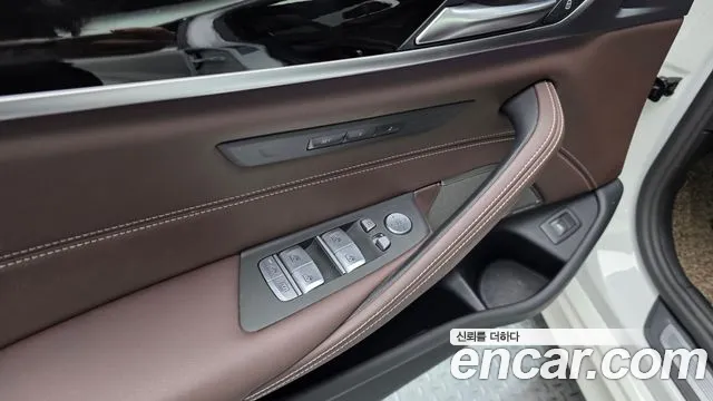 BMW 5 Series G30 — Фото автомобиля 28