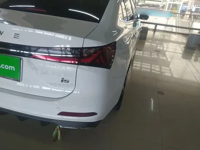 Roewe i5 — Фото автомобиля 7