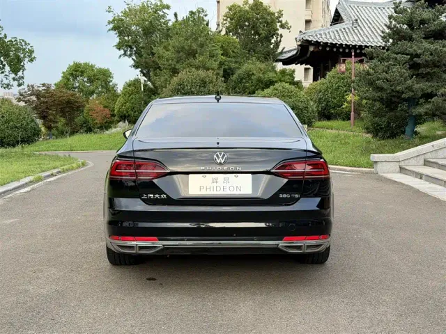 Volkswagen Phideon — Фото автомобиля 5