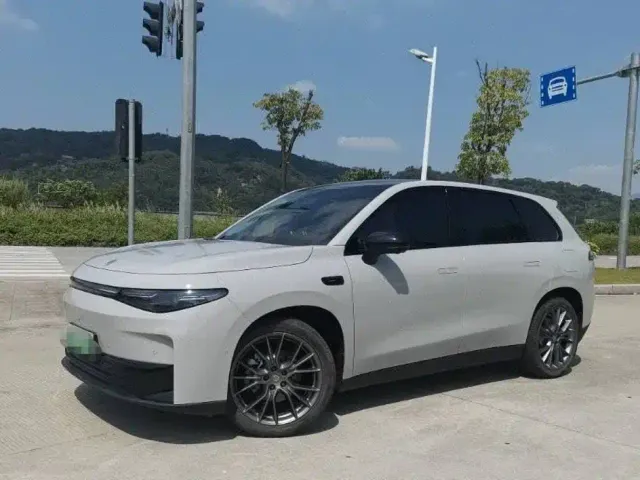 Фотография автомобиля — Leapmotor C10