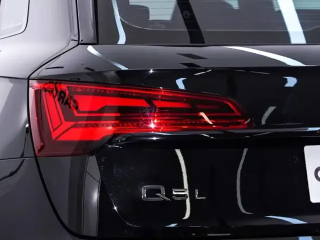 Audi Q5L — Фото автомобиля 11