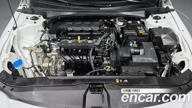 Hyundai Avante — Фото автомобиля 9